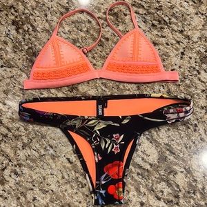 Triangl Swimwear S bottoms XS top Floral